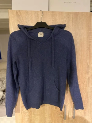 John Henric Kashmirtröja - En snygg  och stilren kashmirtröja strl M men passar även S