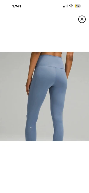 Lululemon tights - Supersnygga ljusblå tights från Lululemon med hög midja och tighta i benen. Använda typ 5 gånger max! Nypris låg runt 1200 tror jag 