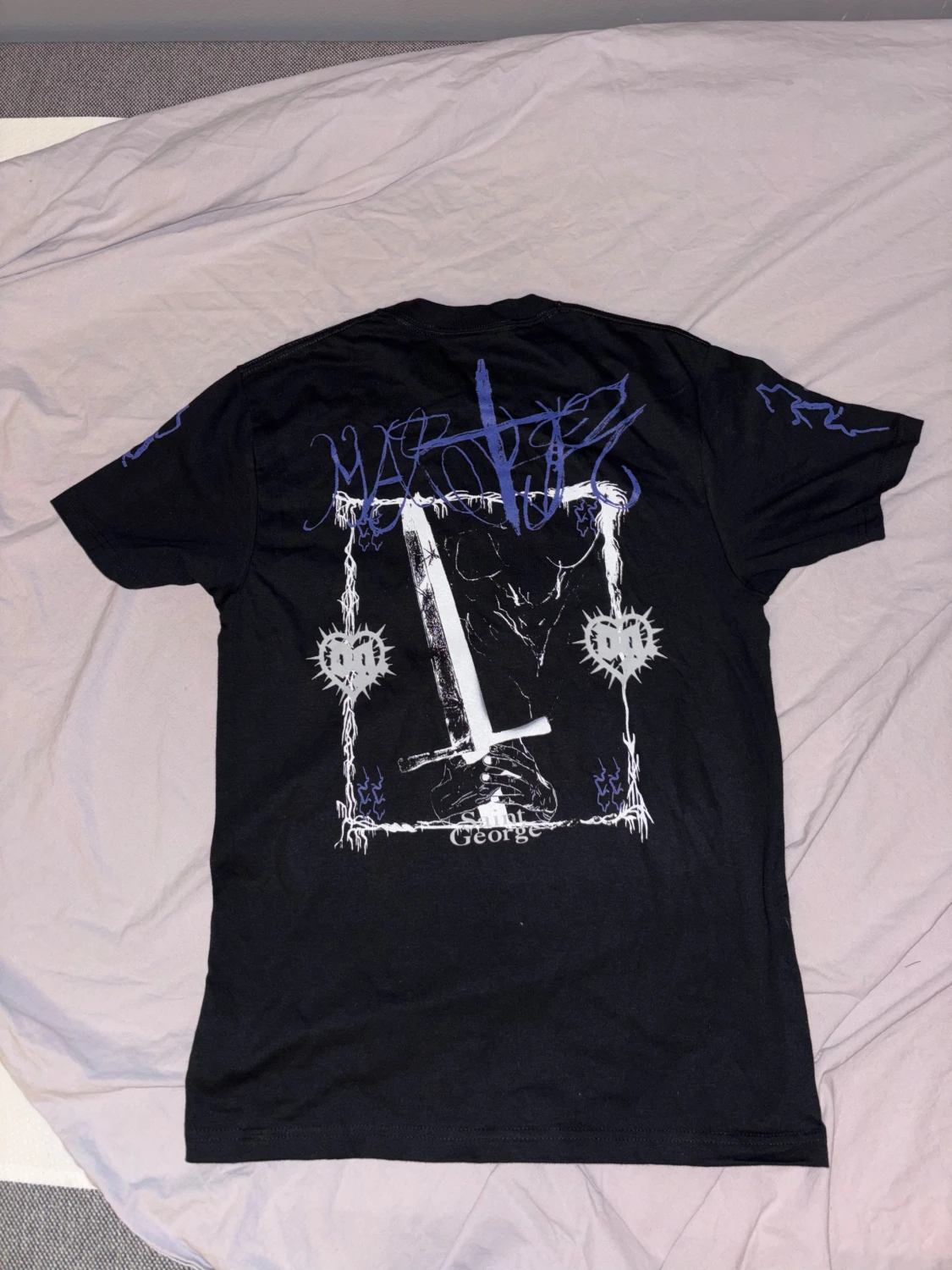 Svart Saint George t-shirt med tryck BLADEE - 1