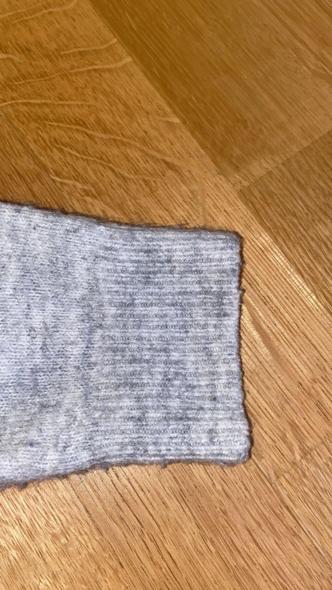 Stickad tröja (grå)  - 2