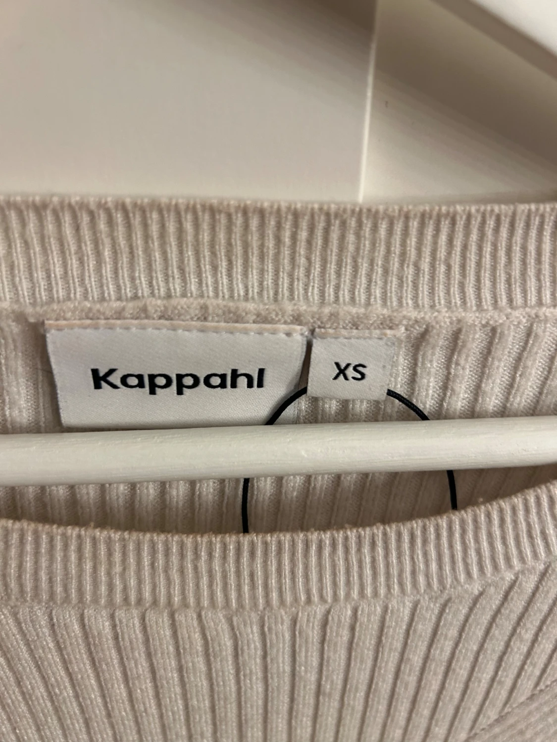 Ribbad beige tröja från Kappahl - 1