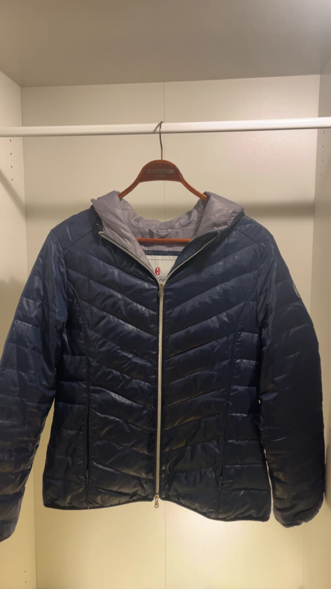 Mörkblå pufferjacka från Conte of Florence