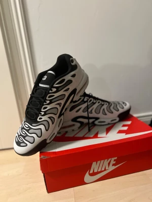 Svarta Tn, oanvända - Helt oanvända skor, först till kvarn. Skickas inom 24h