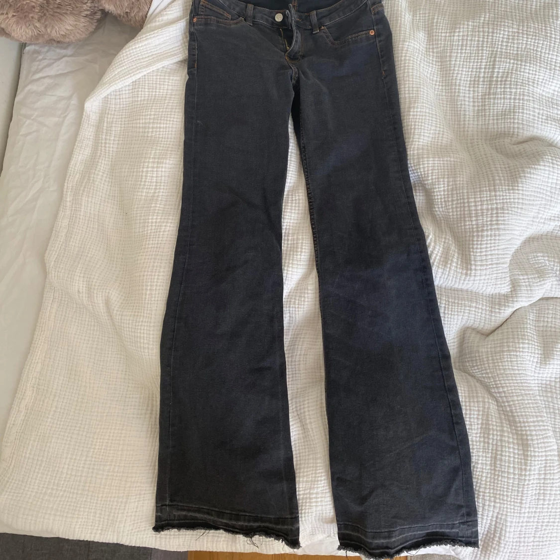 Mörkgråa bootcut jeans - 2