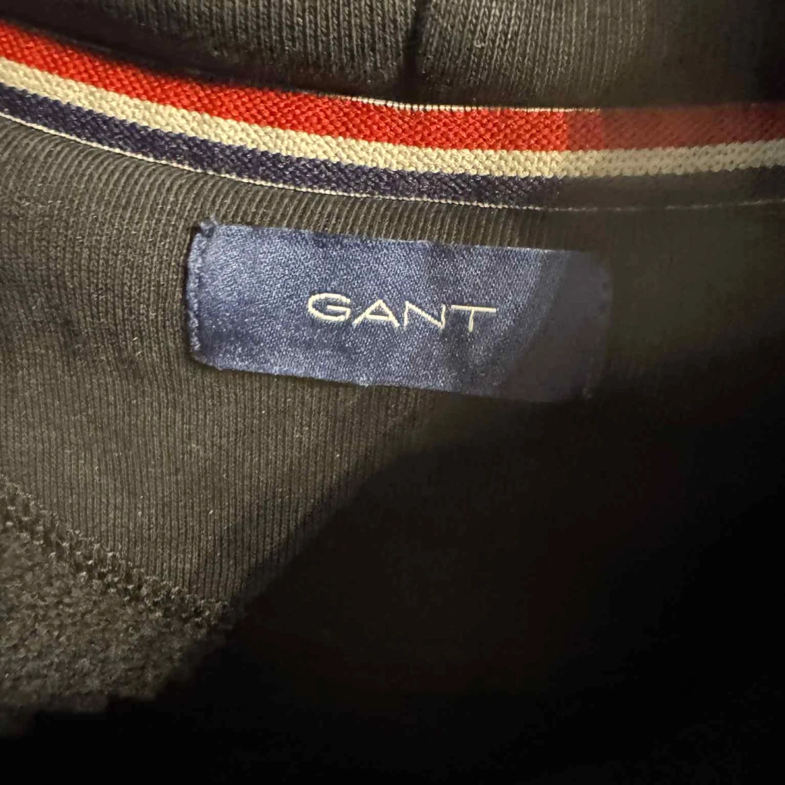 GANT hoodie med broderad logga - 3