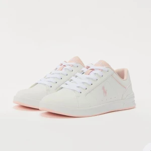 Vita sneakers från Polo Ralph Lauren - Köpta i våras, knappt använda eftersom de var för små för min dotter. 