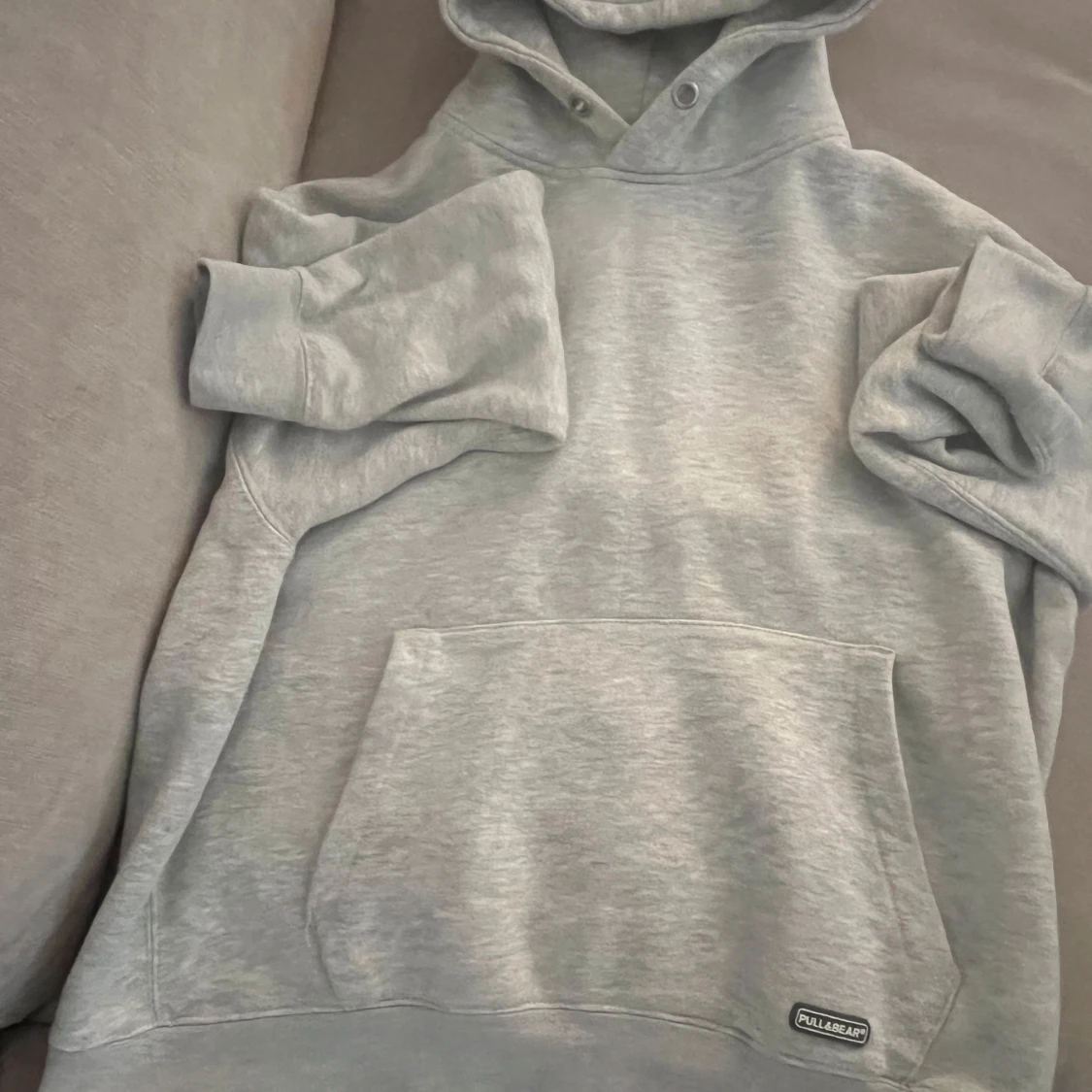 Grå hoodie från Pull&Bear S