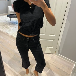 Ankel jeans - Säljer dessa ankel långa jeans, knappast använda! (Jag är 167)