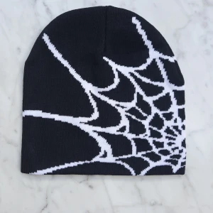 Svart spider web beanie  - Helt ny aldrig använt 
