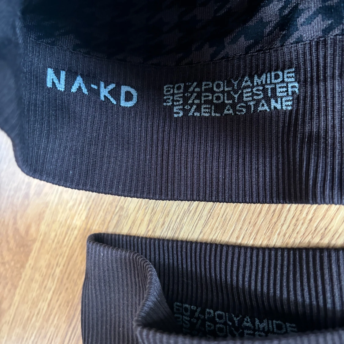 Brunt träningset från NA-KD - 4