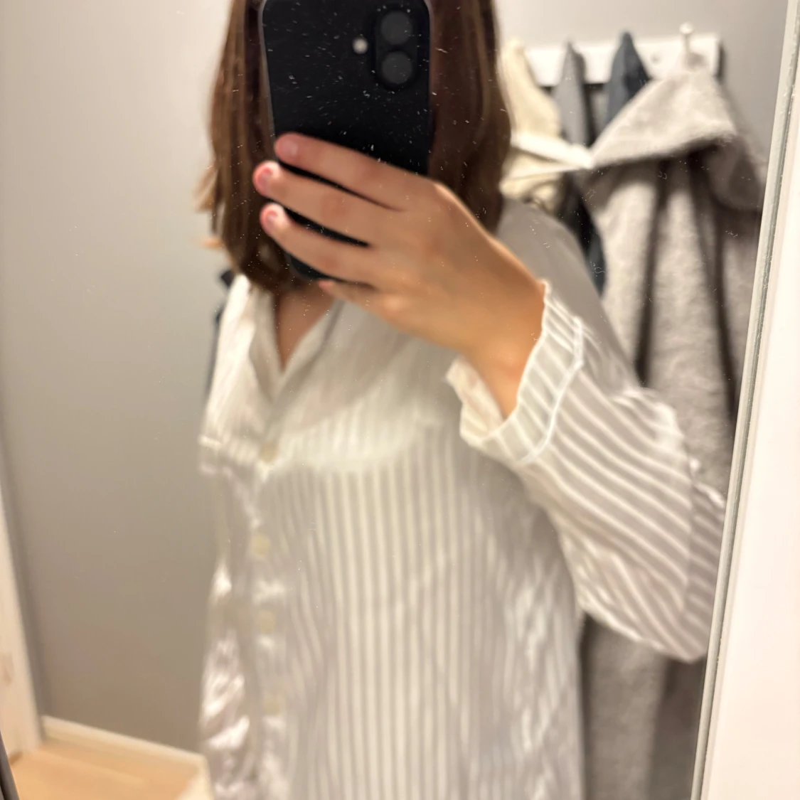 Vit pjamaströja  - 3