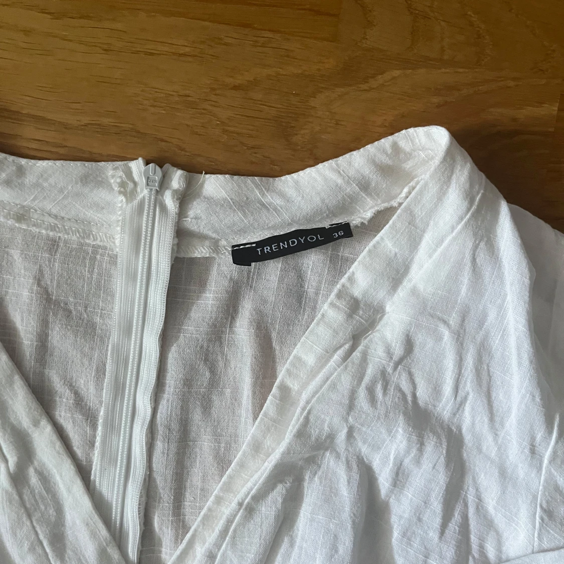 Vit omlottklänning från Trendyol - 1