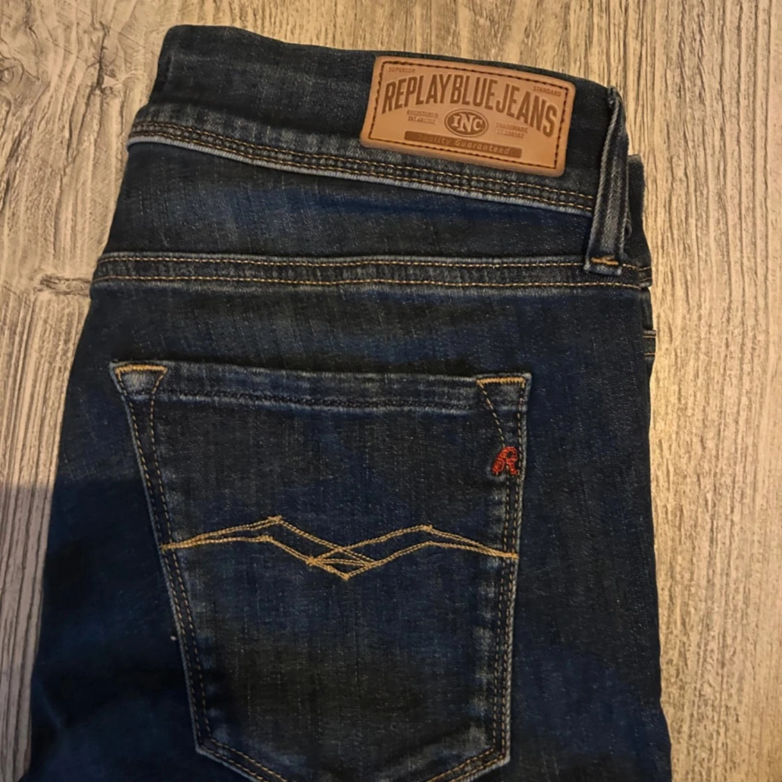 Mörkblå Replay jeans, storlek 28 - 1