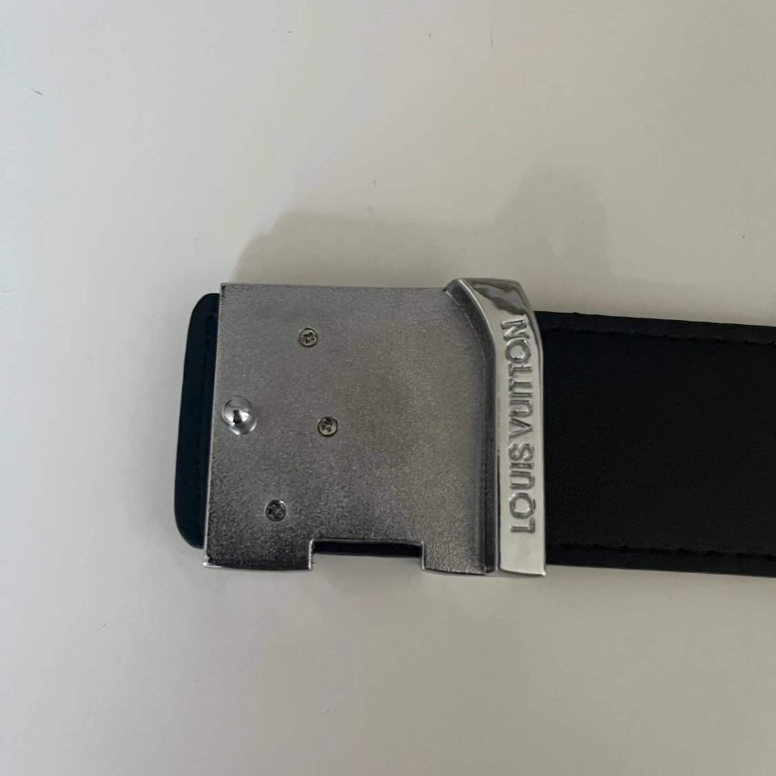 Svart bälte i skinn - 1