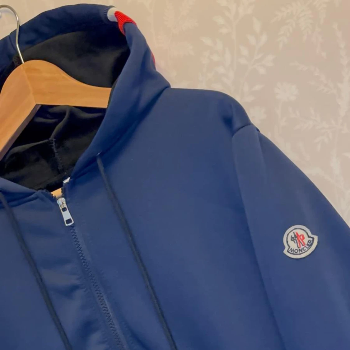 Marinblå  hoodie med dragkedja - 4