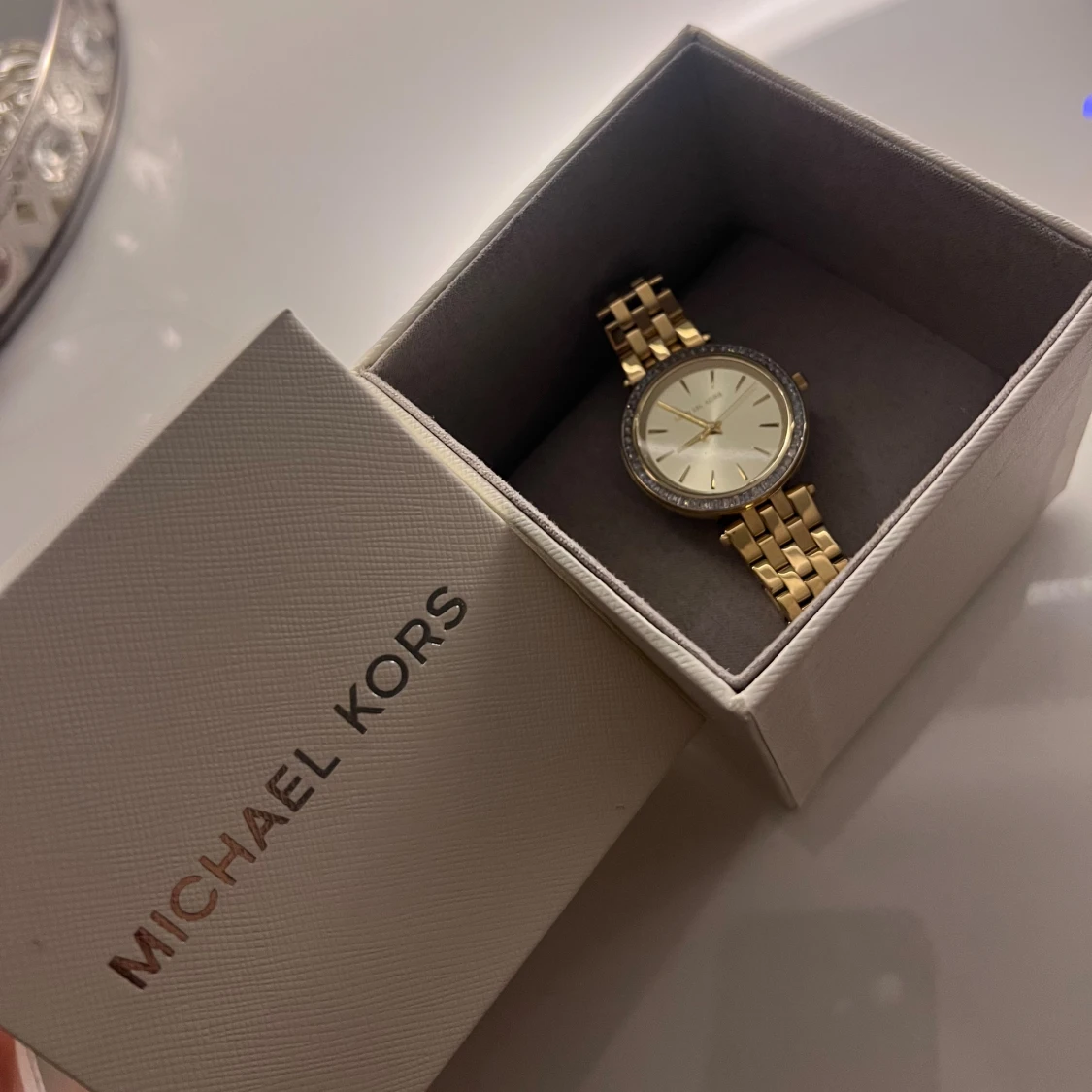 Guldig klocka från Michael Kors