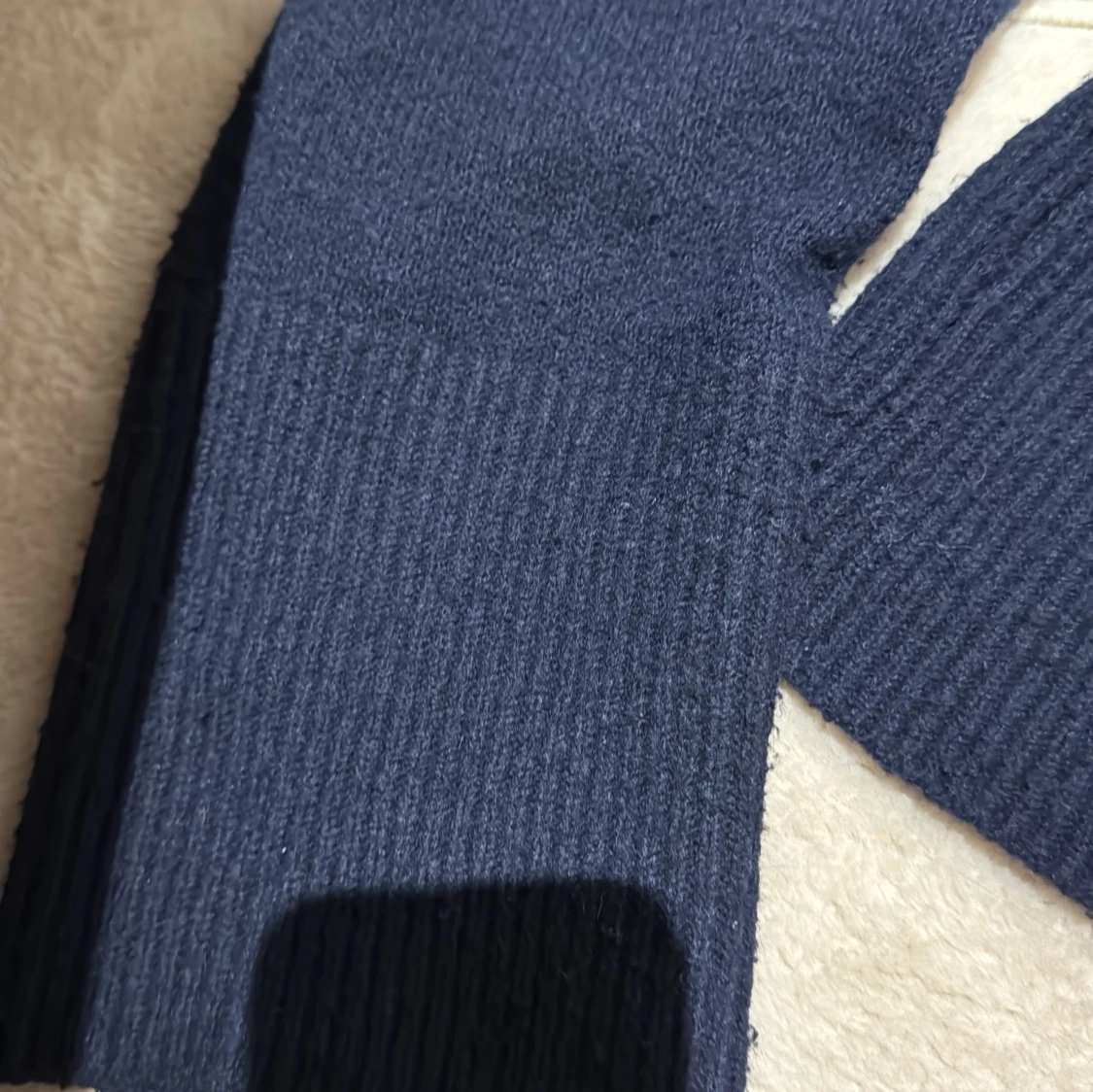 Mörkblå stickad tröja från Gina Tricot - 2