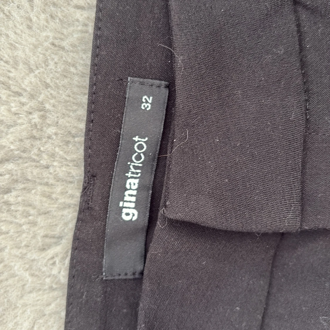 Svarta kostymbyxor Gina Tricot 32 - 2