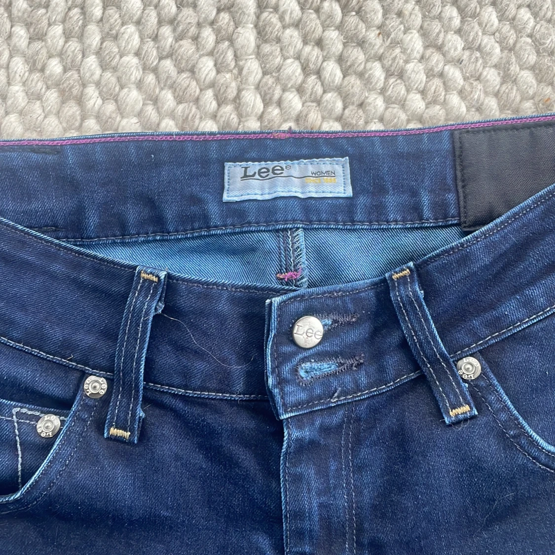 Mörkblå bootcut jeans från Lee - 3