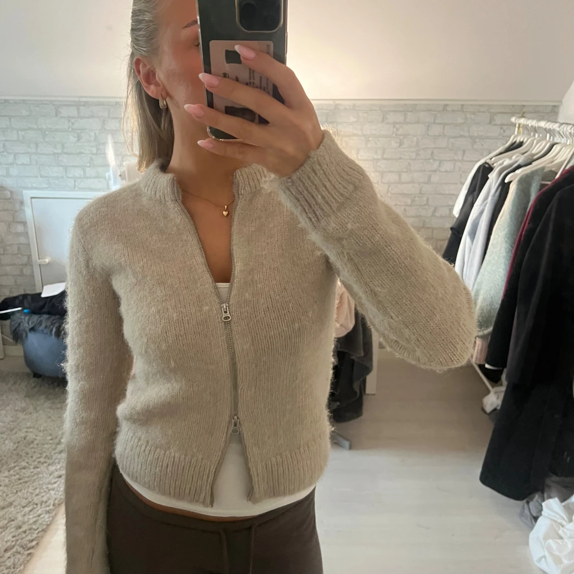 Beige stickad kofta från Weekday XS - 1