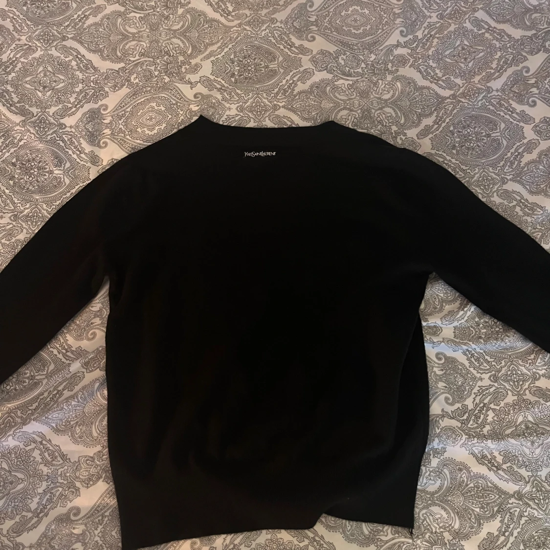 Svart tröja från Yves Saint Laurent - 1