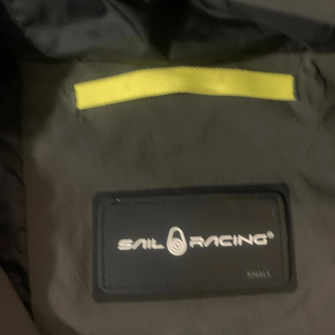 Mörk grå pufferjacka från Sail Racing - 1