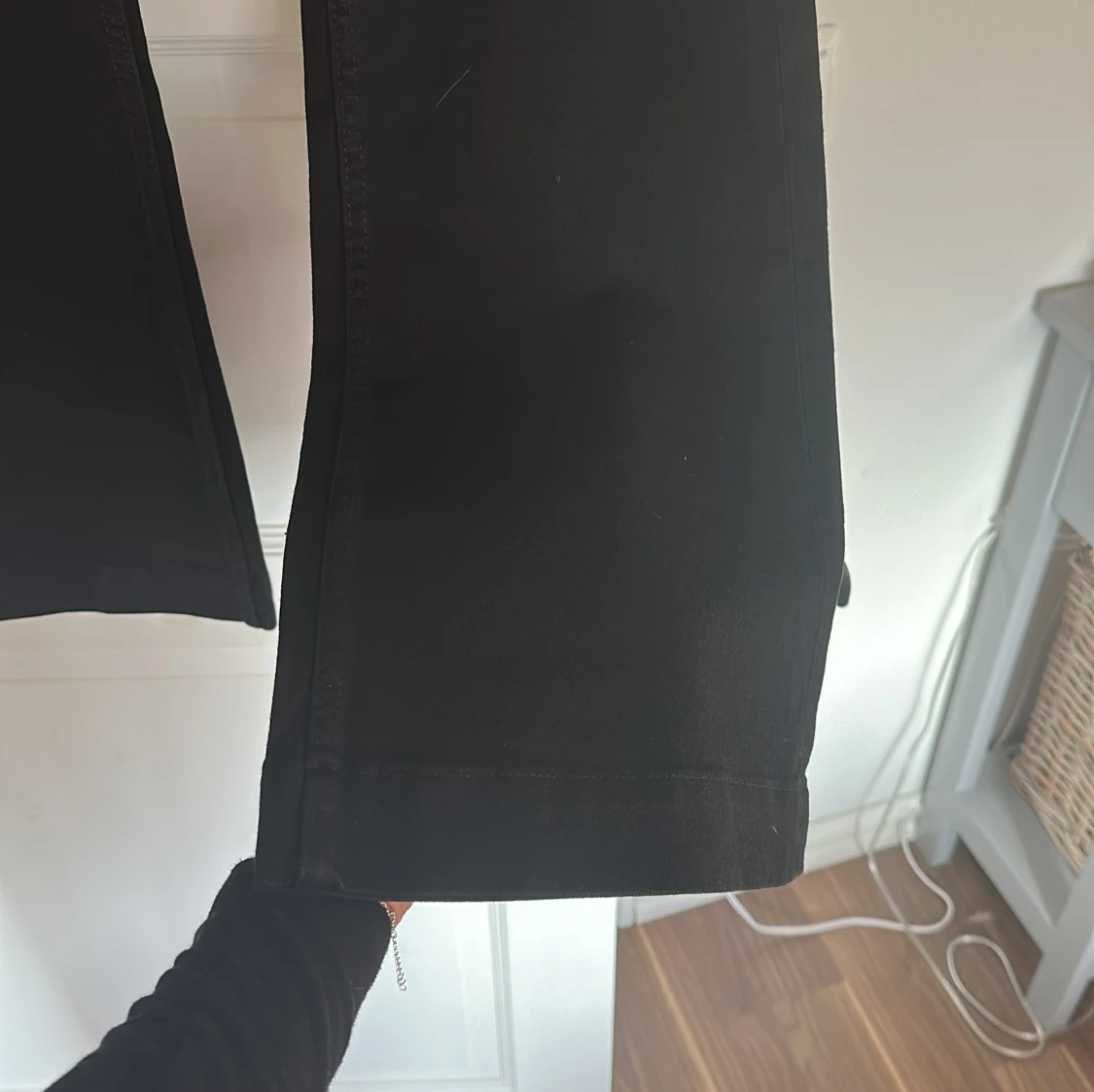 Svarta wide jeans  - 2