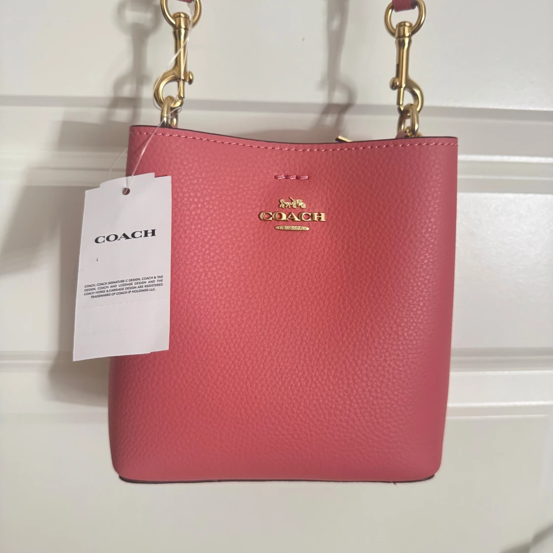 Rosa axelväska från Coach i skinn - 1