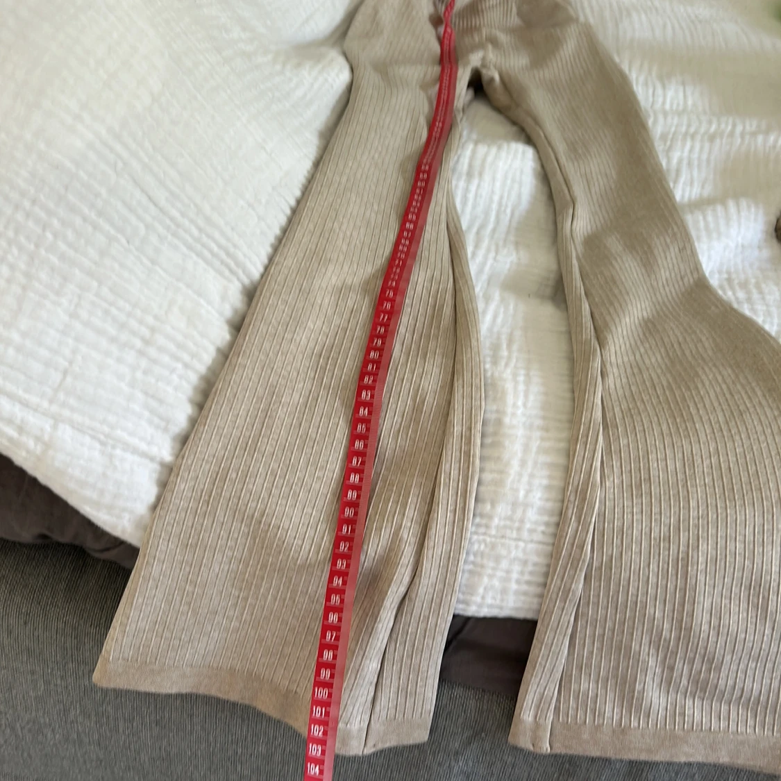 Beige ribbade byxor från Aim'n XXS - 3