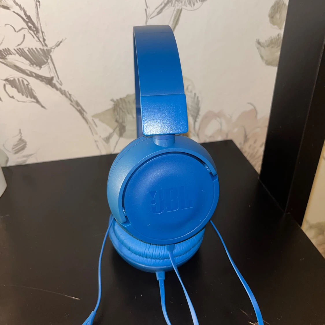 JBL kabelanslutna over-ear hörlurar