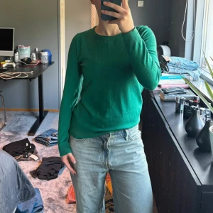 Grön tröja - Tunn stickad tröja perfekt nu inför hösten 🍂💕