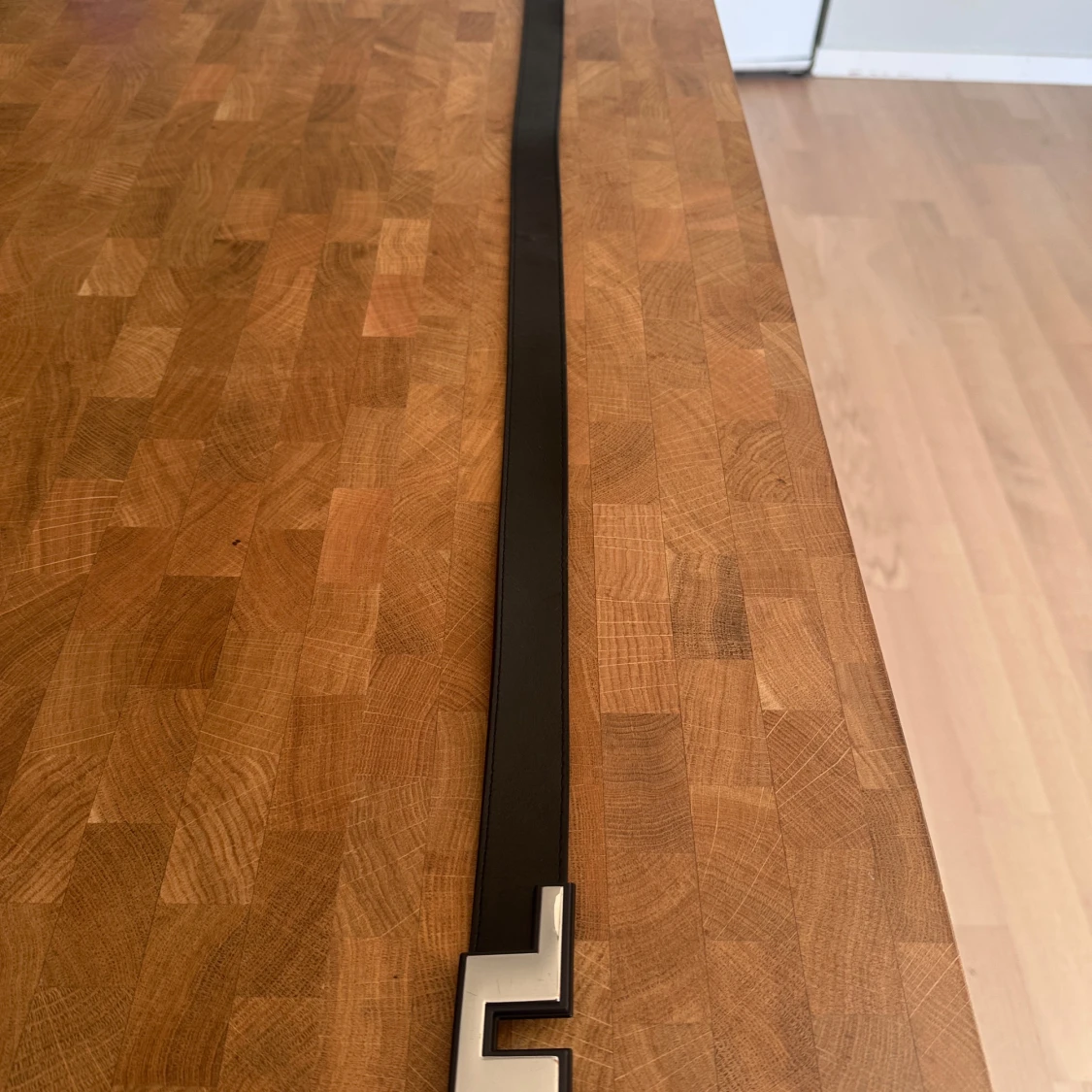 Svart skärp från J.Lindeberg i skinn - 1