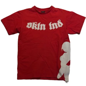 skin industries tshirt - holy holy skin industries tröja👺‼️ hysteric glamour type💋🎸 kommer ej till användning så säljer ⏰