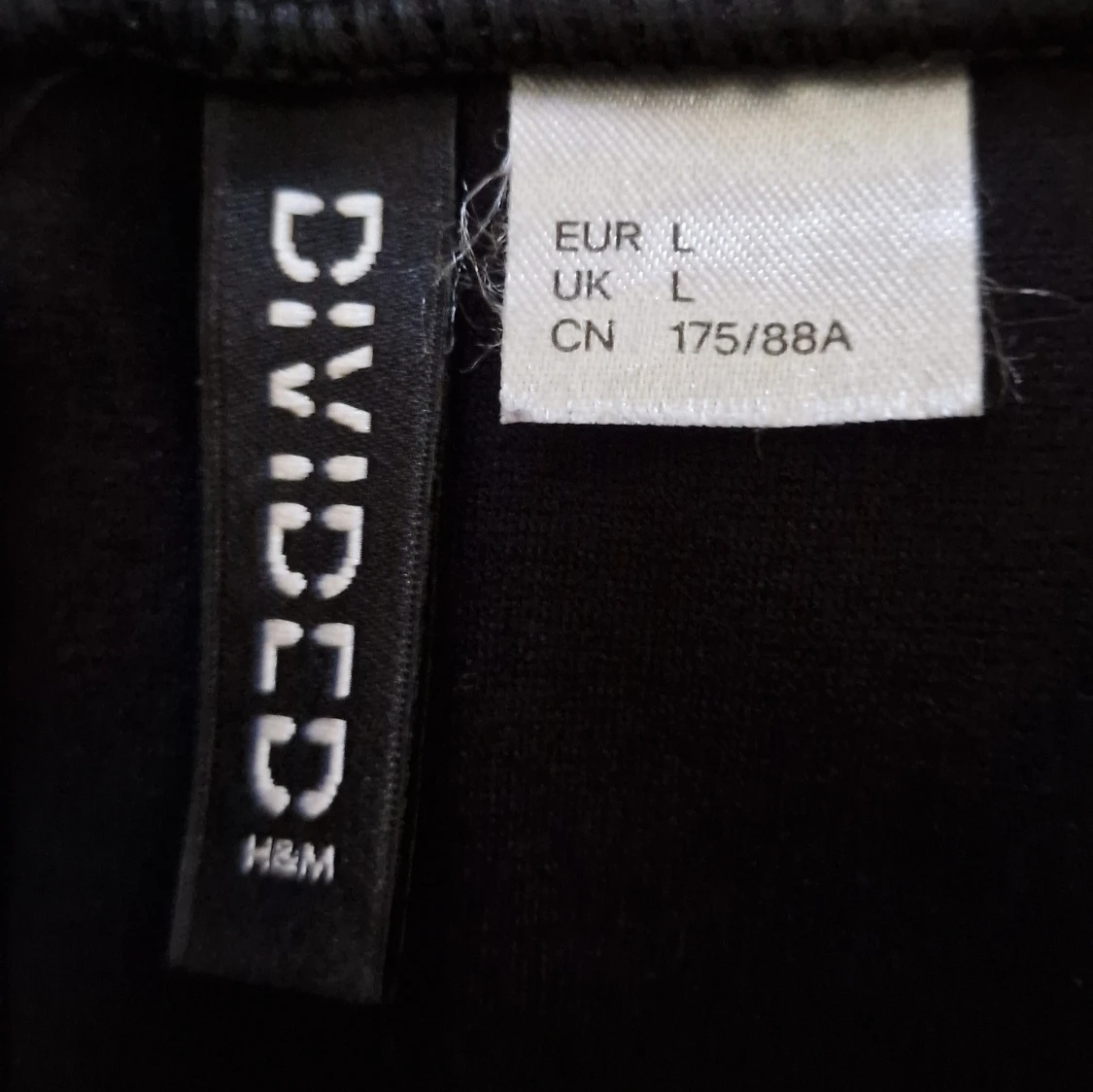 Svart kortkjol från H&M - 2