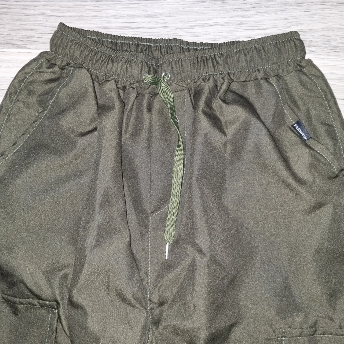 Olivgröna cargopants med snörning - 2