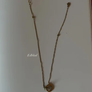 Smycken - Smycken, pris diskuteras vid intresse