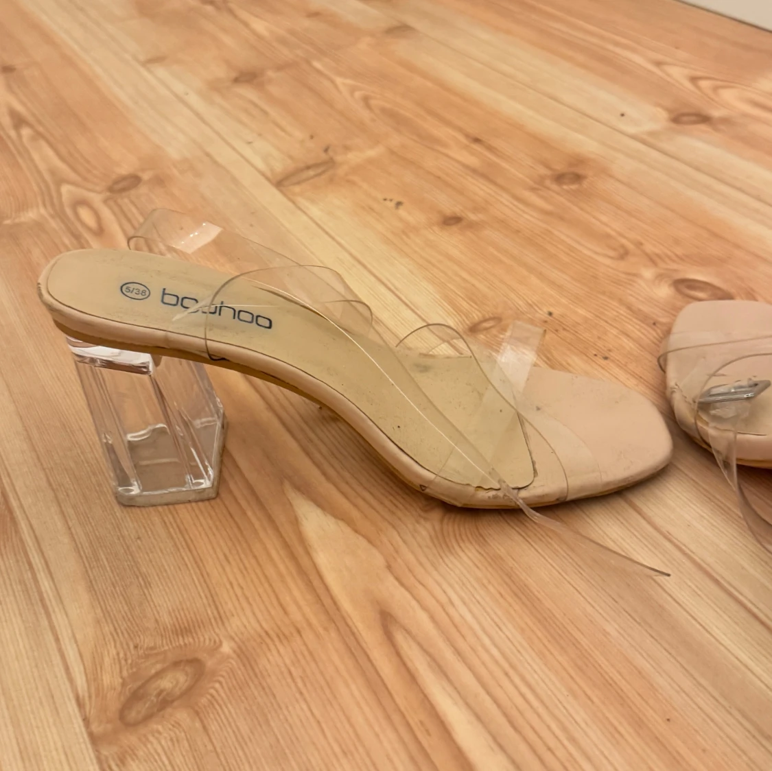 Klackar från boohoo - 2