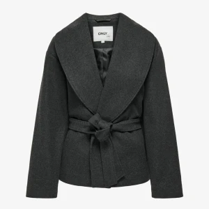 Grå kappa only - Snygg mörkgrå jacka från ONLY med bred krage och knytskärp i midjan.Jätte najs och lagom varm till hösten. Köpt för 679kr på zalando