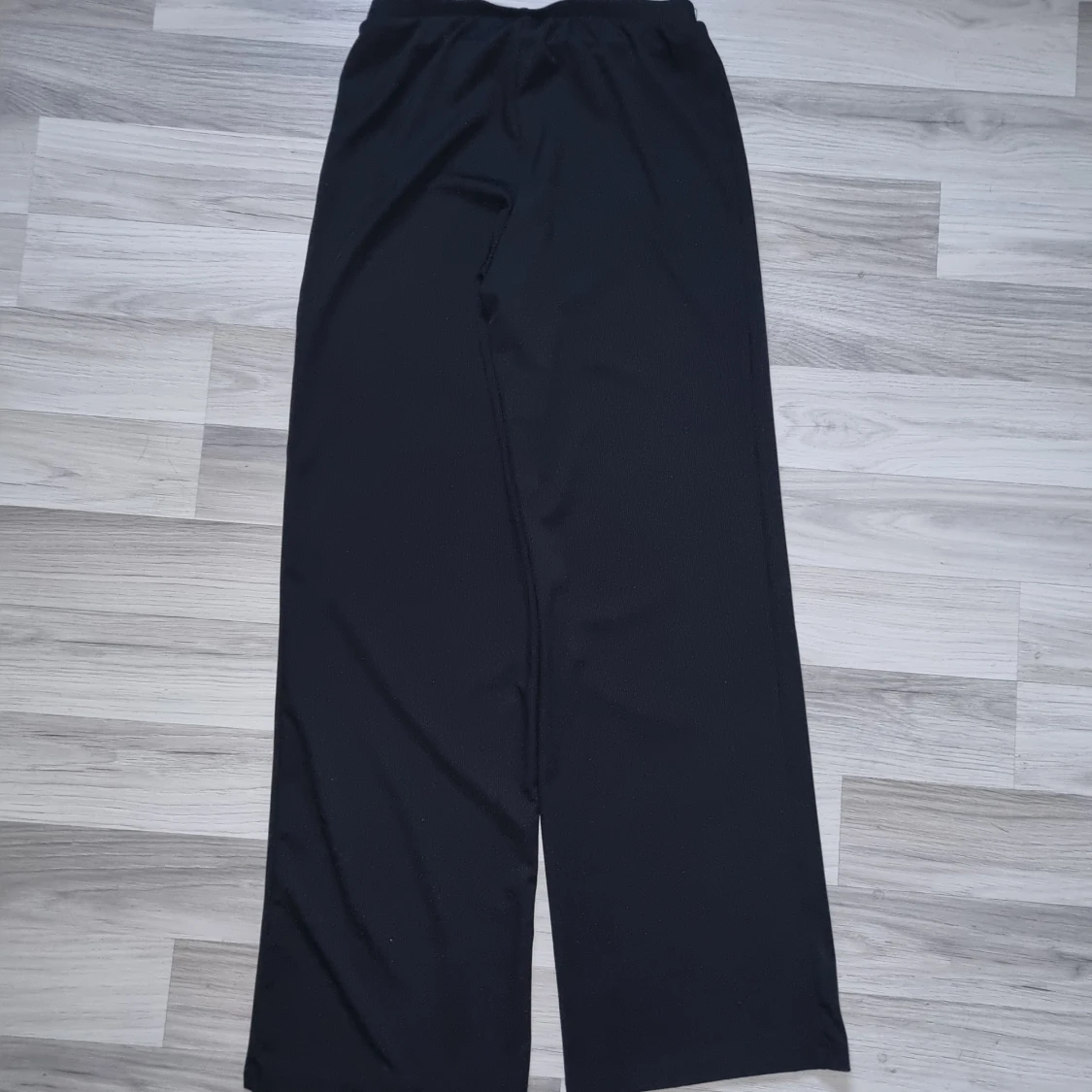 Vida svarta byxor från SHEIN - 1