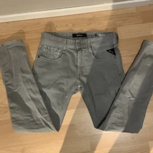 Replay anbass - Storlek 28/30. Bra skick