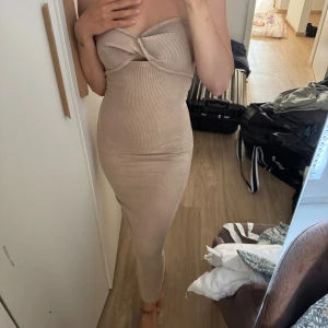 Klänning John Elliot - Ny oanvänd klänning från John Elliot i storlek small