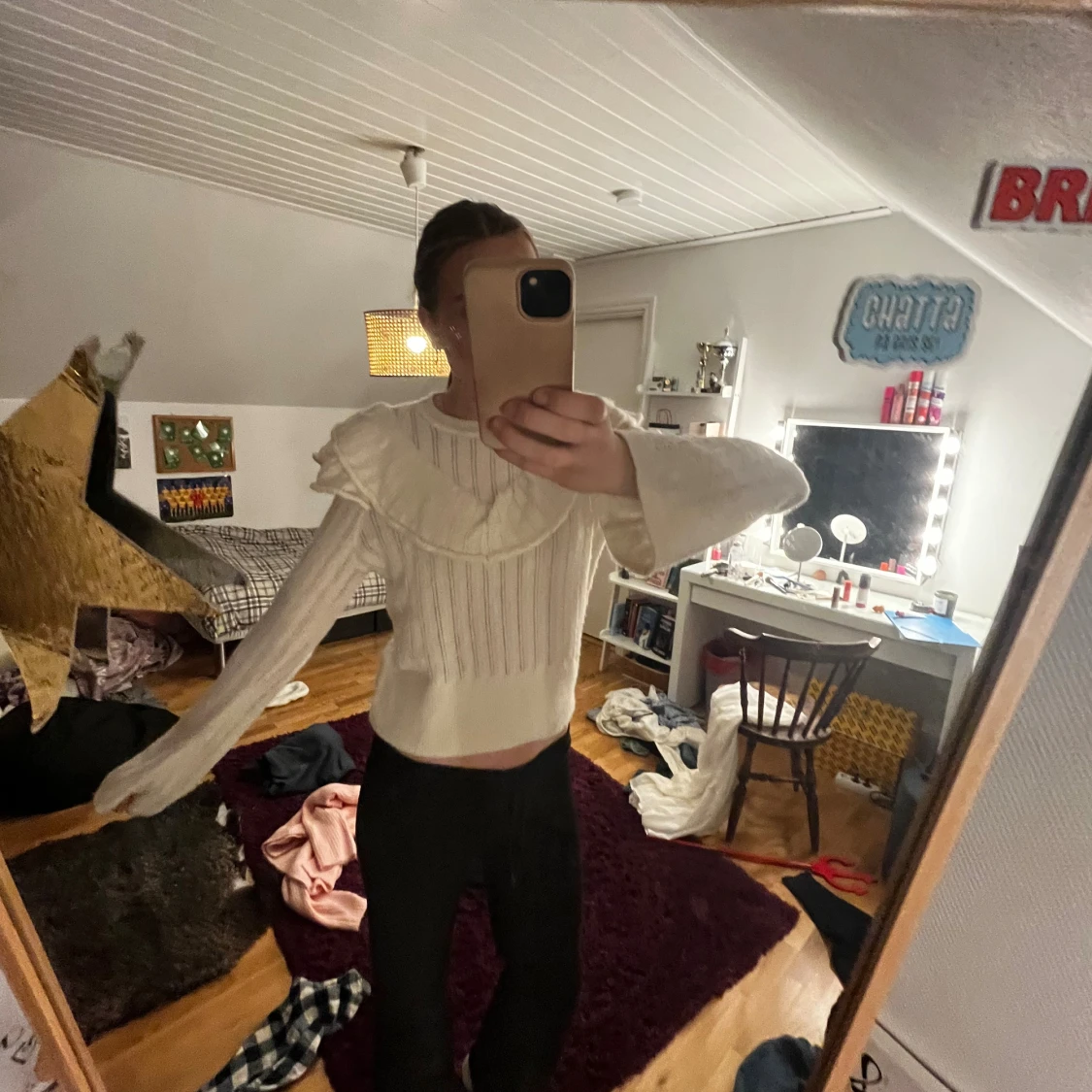 Vit stickad blus från Holly & Whyte