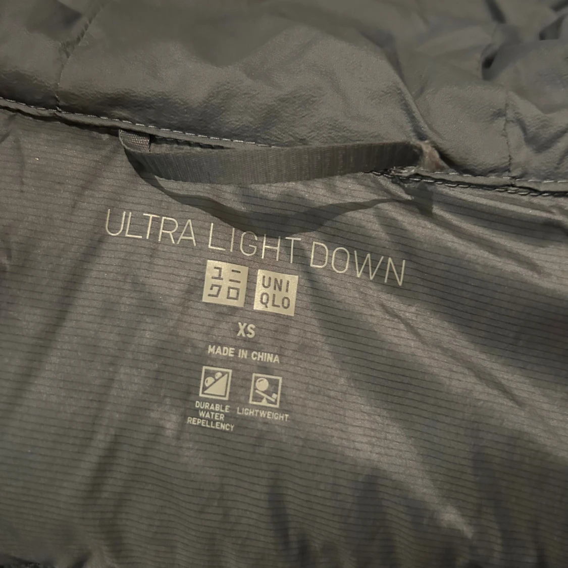 Grå dunjacka från Uniqlo *XS* - 2