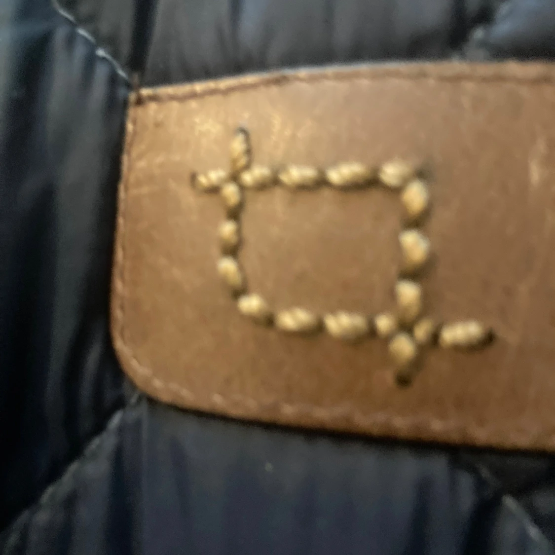 Mörkblå quiltad jacka från Handstich - 3