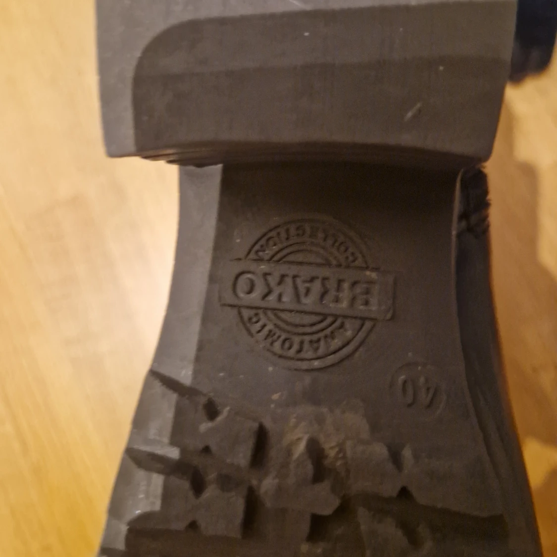 Svarta snörade boots från Eryko - 2