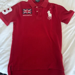 Röd Ralph lauren pike - Använd en gång. 