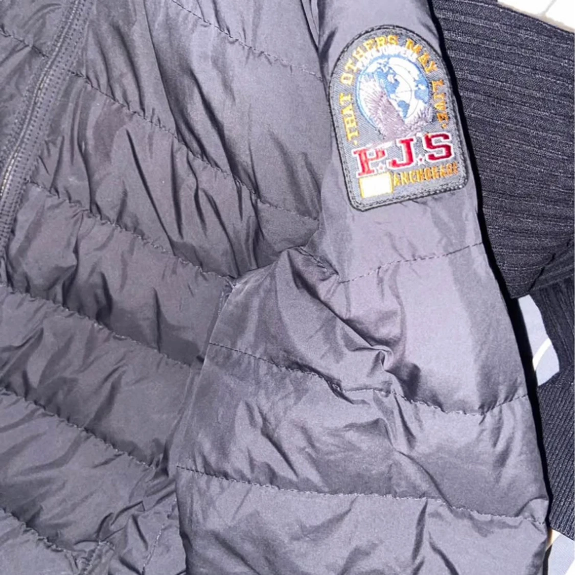 Svart dunjacka från Parajumpers Y-M - 1