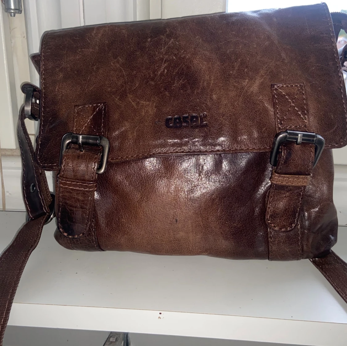 Brun axelväska i skinn från Casal