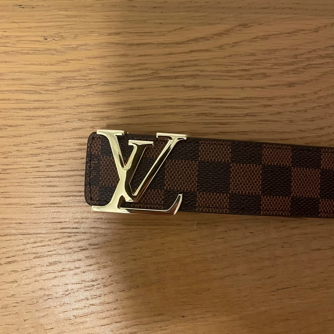 1v bälte brun och guld