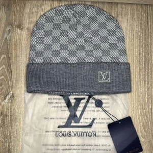 Louis V mössa - Helt ny mössa, finns fler artiklar på profilen!!